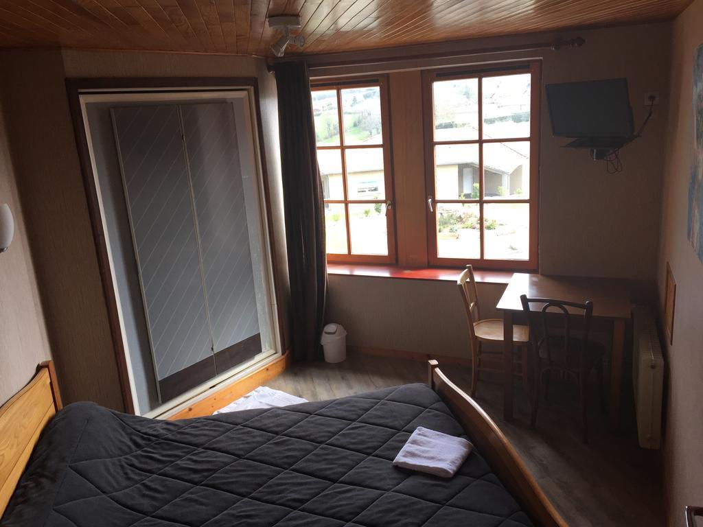 Hotel Saint Pierre Les Sauvages  Eksteriør billede