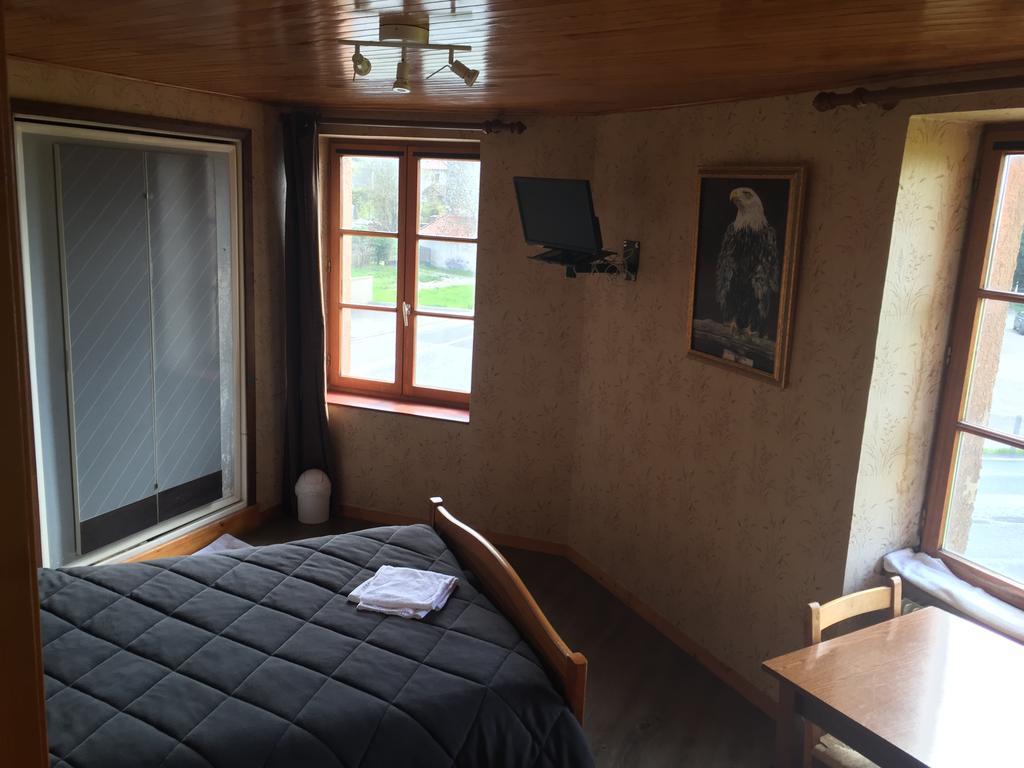 Hotel Saint Pierre Les Sauvages  Eksteriør billede